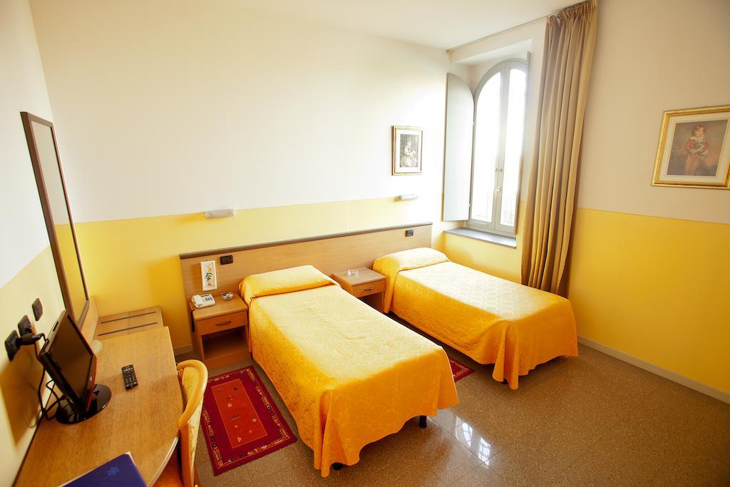 Master Hotel Castelvetro Piacentino Oda fotoğraf