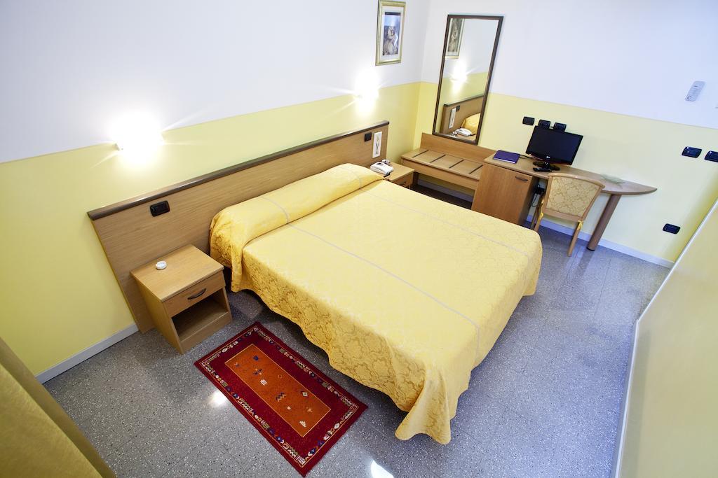 Master Hotel Castelvetro Piacentino Dış mekan fotoğraf